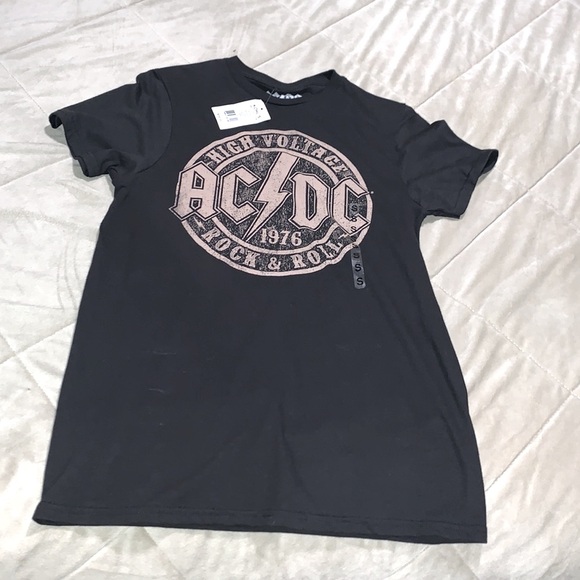 Small AC/DC tee - Picture 2 of 4